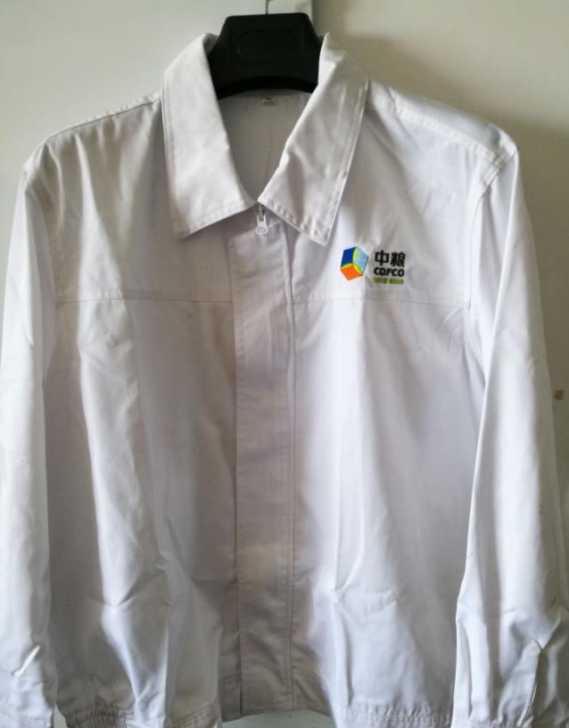 定制工裝質(zhì)量控制之工作服線頭問題【細節(jié)決定成敗】 定制工裝質(zhì)量控制之工作服線頭問題